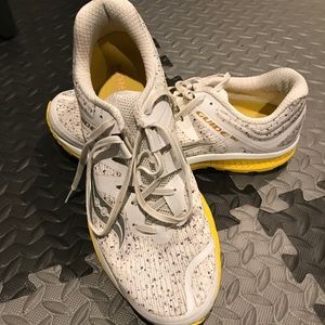 EUC Saucony Guide ISO 11.5 men’s